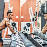 8 perbedaan powerlifting vs weightlifting