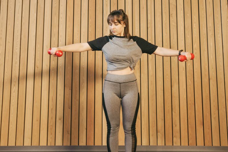 latihan otot bahu di rumah