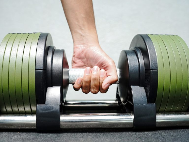 perlengkapan gym pria untuk strength training